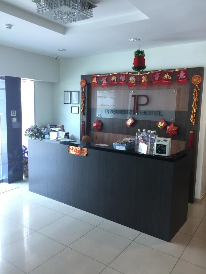 Premierz Hotel Labuan Bagian luar foto