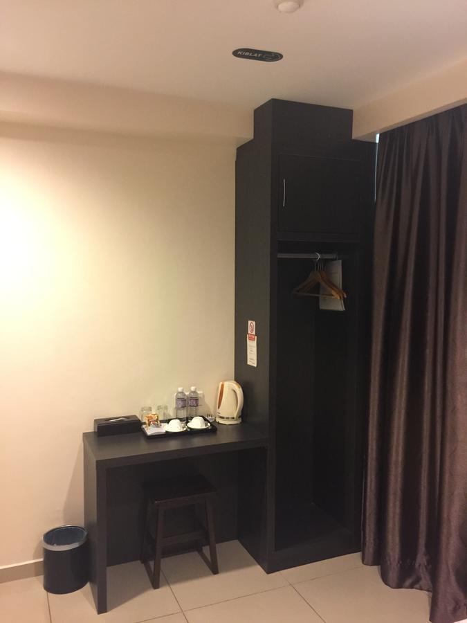 Premierz Hotel Labuan Bagian luar foto
