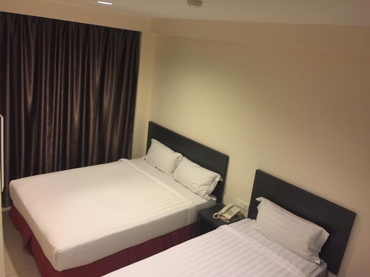 Premierz Hotel Labuan Bagian luar foto