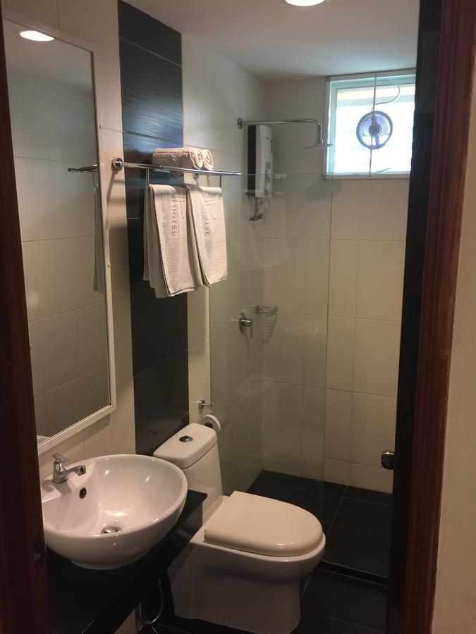 Premierz Hotel Labuan Bagian luar foto