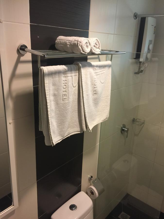 Premierz Hotel Labuan Bagian luar foto